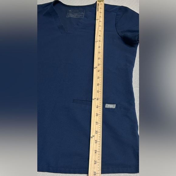FIGS Women's Size XSmall Dark Blue Short Sleeve V Neck 2 Pocket Scrub Top - Picture 7 of 13